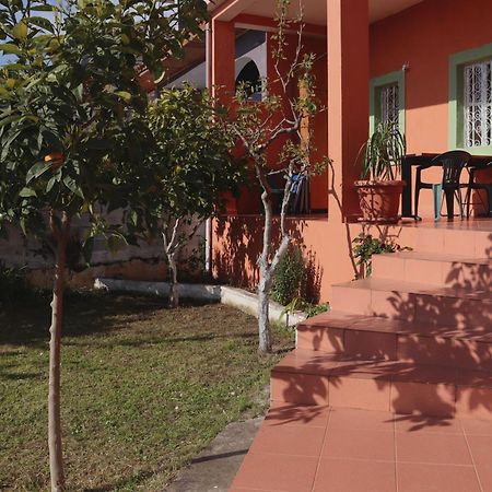 Vila 8 Kruje Luaran gambar