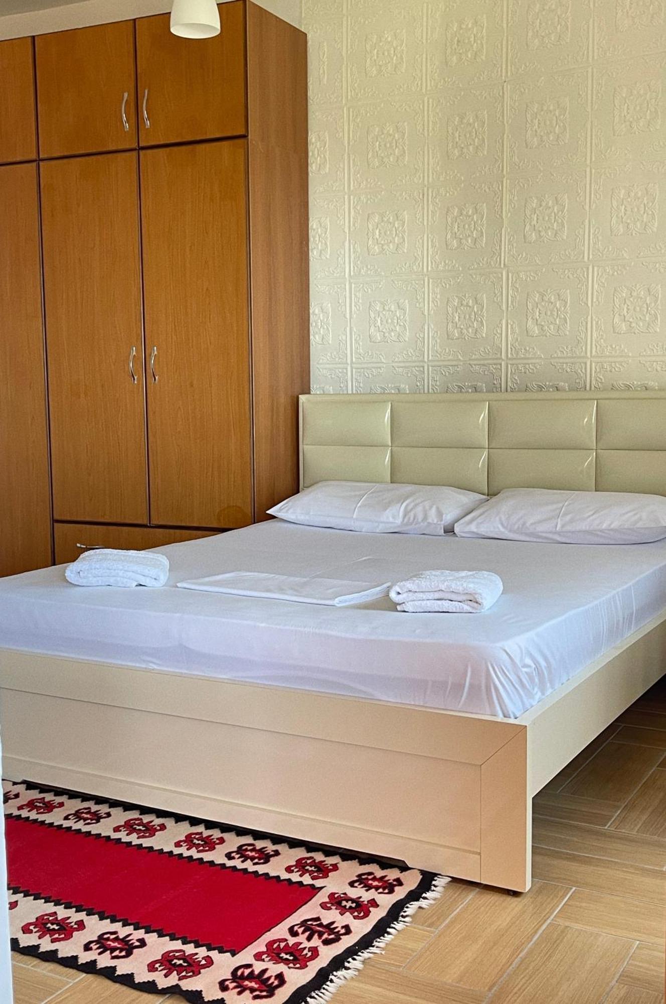 Vila 8 Kruje Luaran gambar
